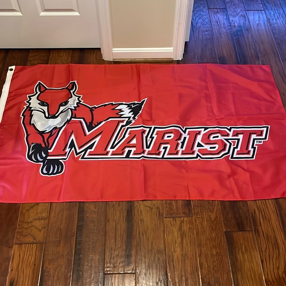 Marist College Red Foxes Nike Tank Top, Banner, Jar, Keychain, Magnets, Flags. - Picture 2 of 16